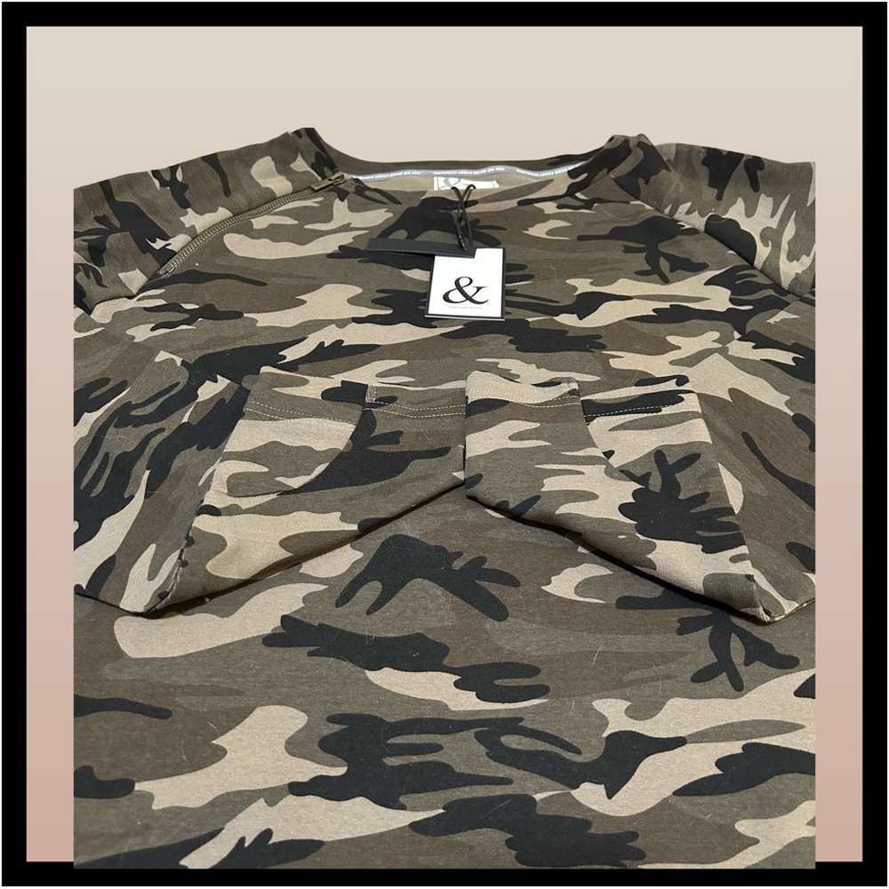 NWT! & AMPERSAND AVENUE CAMO LONG SLEEVE CREWNECK SWEATSHIRT W/ UNIQUE FEATURES.